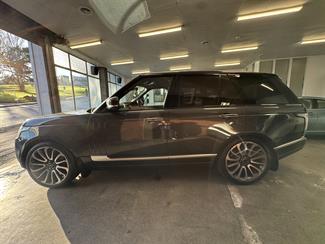 2016 Land Rover Range Rover - Thumbnail