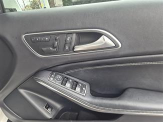 2016 Mercedes-Benz GLA 180 - Thumbnail